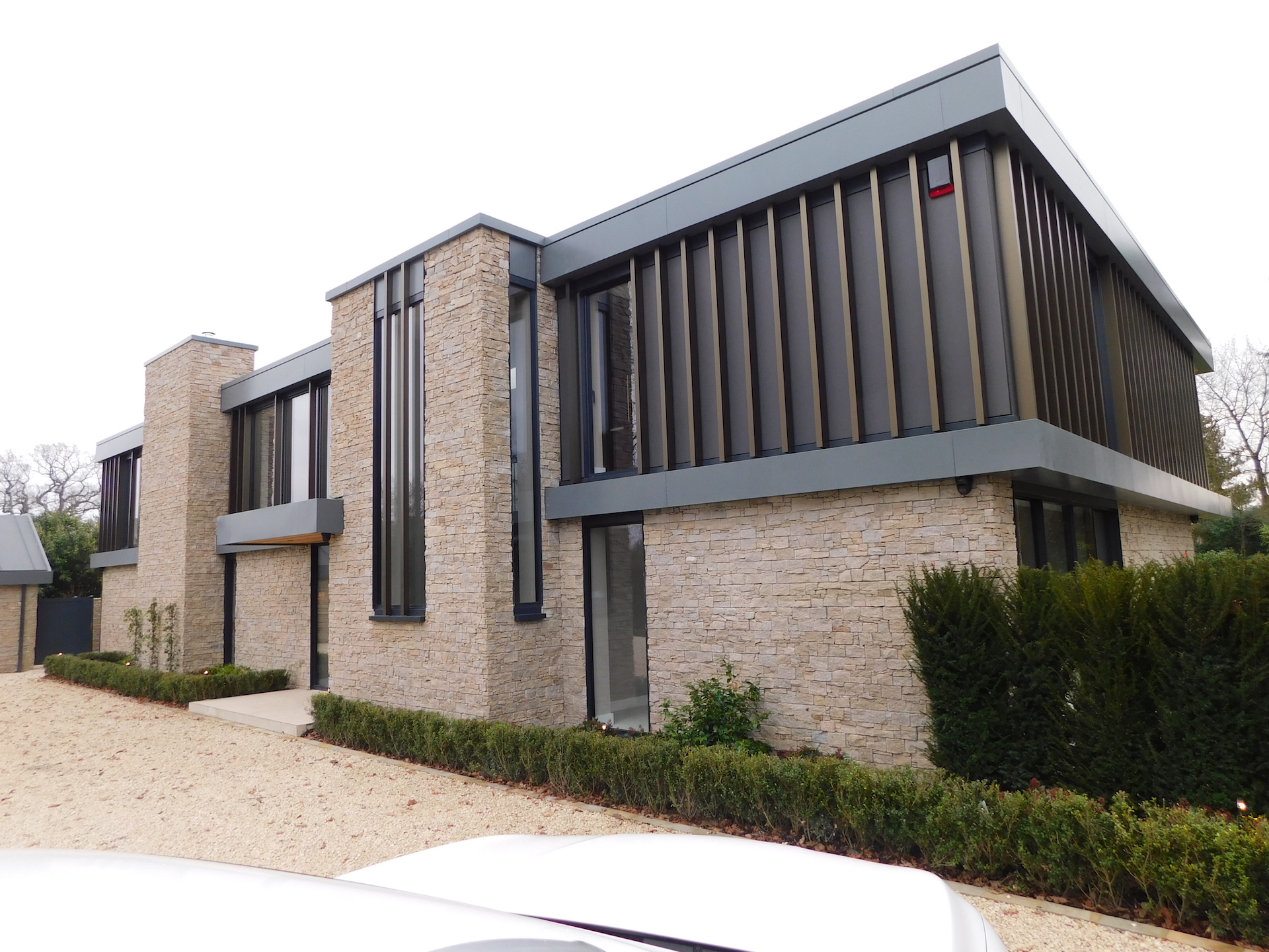 Private dwelling in Cheshire -Equitone, Etex Natura secret fixed with feature aluminium architectural brise Soleil img 2